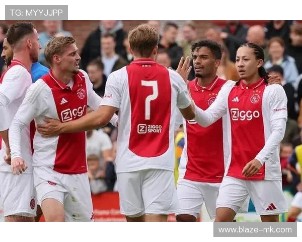 莱万特锋线火力全开，关键进球助球队逆势突围