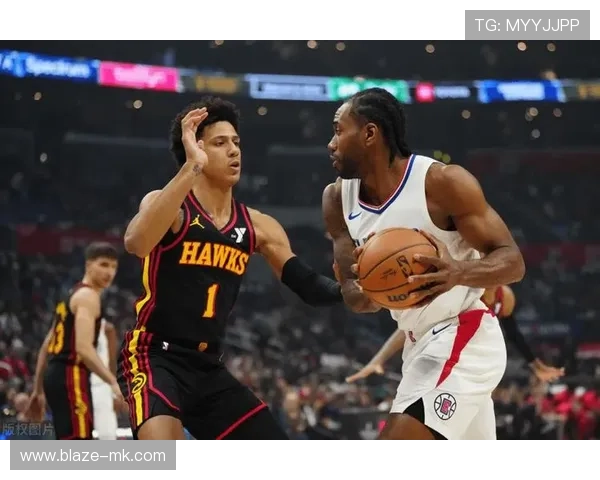 亨克定位球战术成效显著,助力球队扭转比赛局势 亨克定位球战术成效显著,助力球队扭转比赛局势